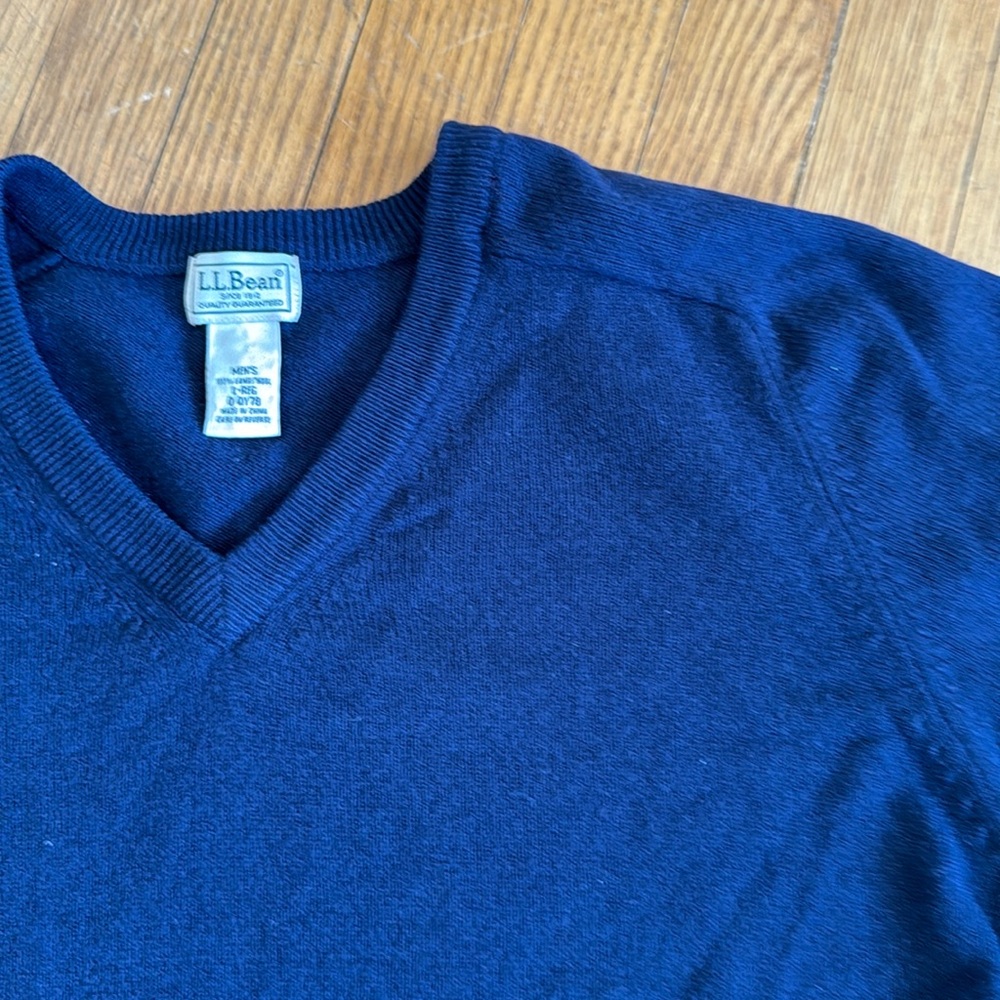 L.L. Bean Navy Blue Men's Sweater